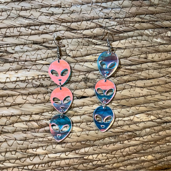 Colorful Alien Face Dangle Earrings - Picture 3 of 4